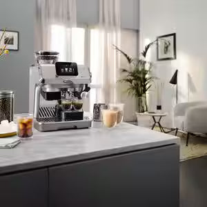 DL9455 - La Specialista Touch Manual Pump Bean to Cup Coffee Machine