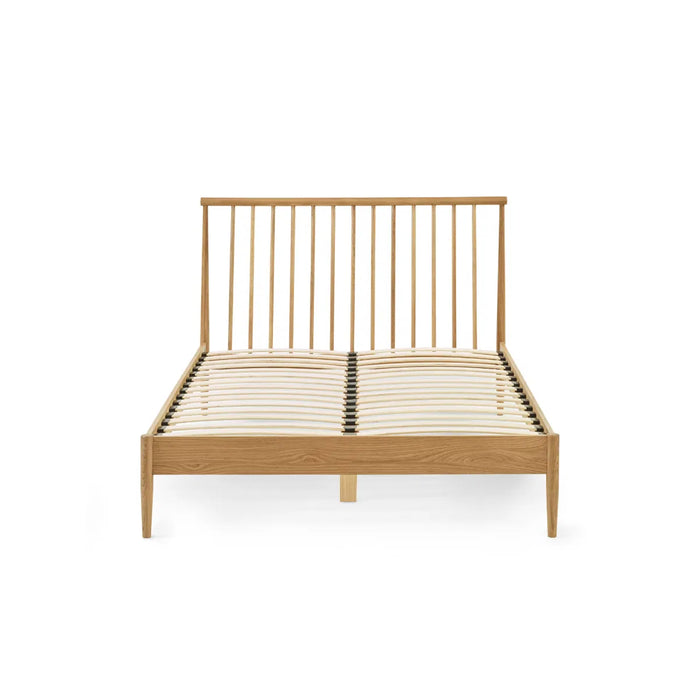 Belton Oak 135cm Spindle Bed