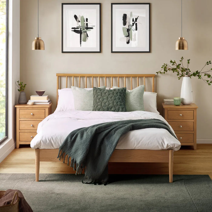 Belton Oak 150cm Spindle Bed