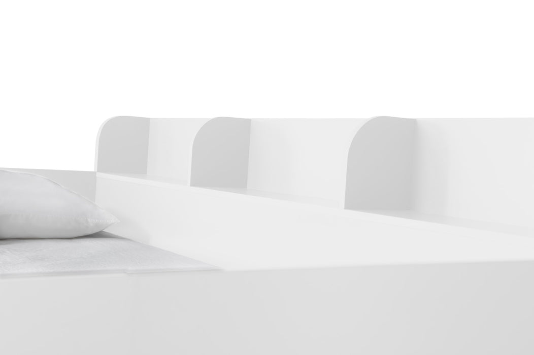 Domino Triple Sleeper White