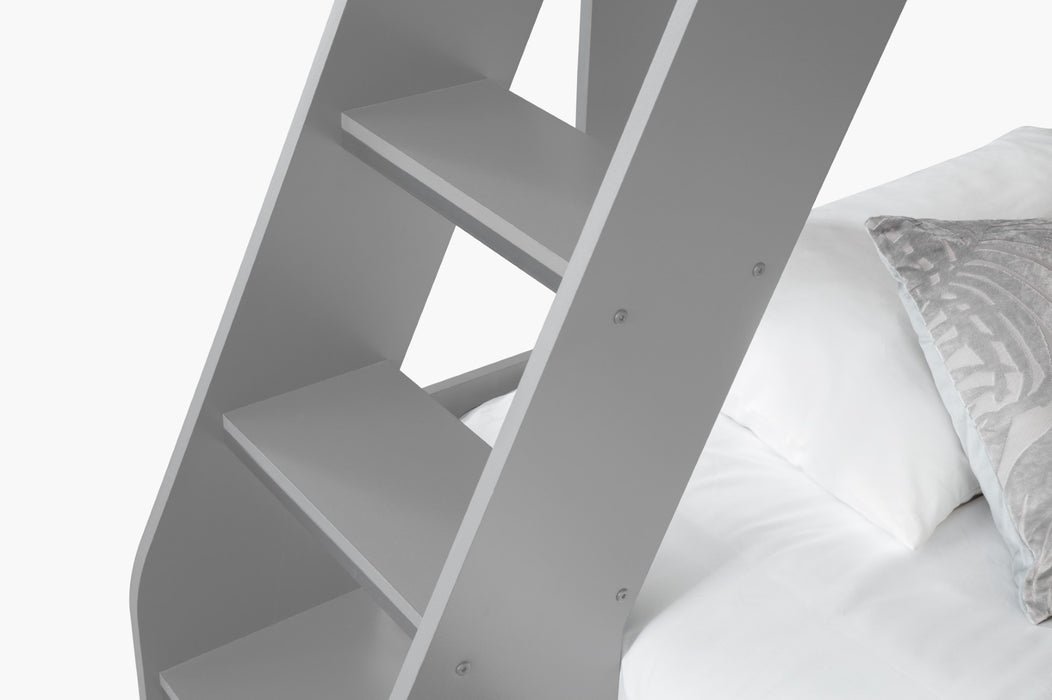 Domino Triple Sleeper Light Grey