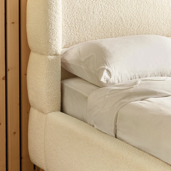 Oberon Bouclé 135cm Bed