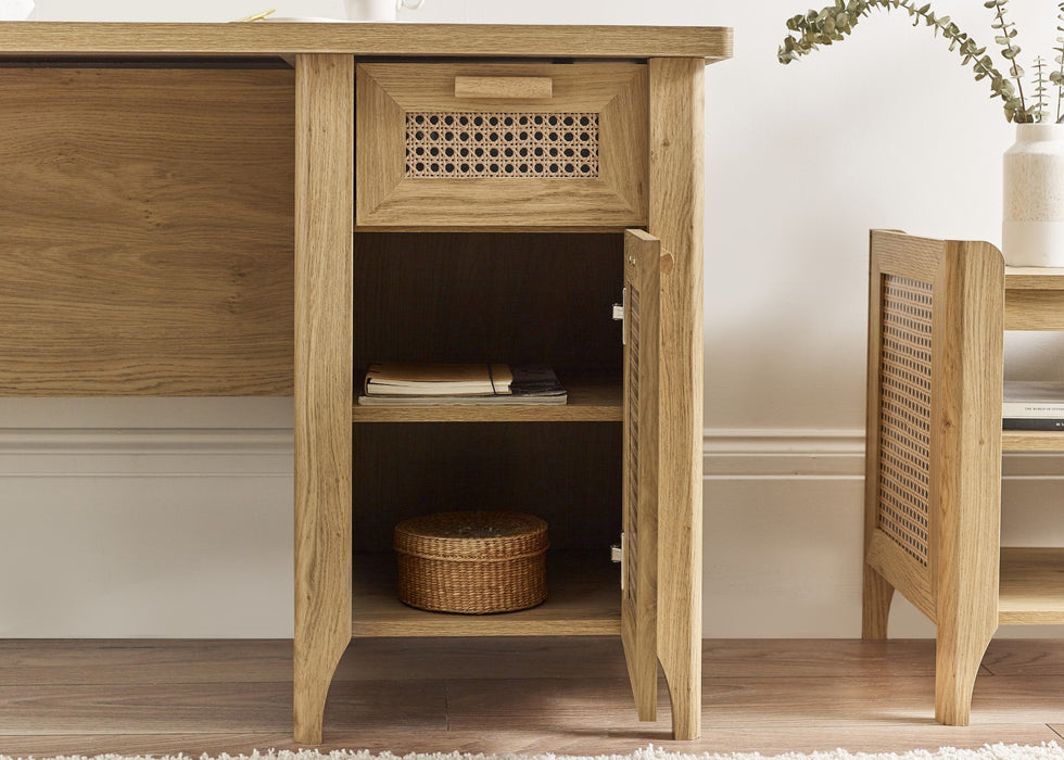 Sydney Desk