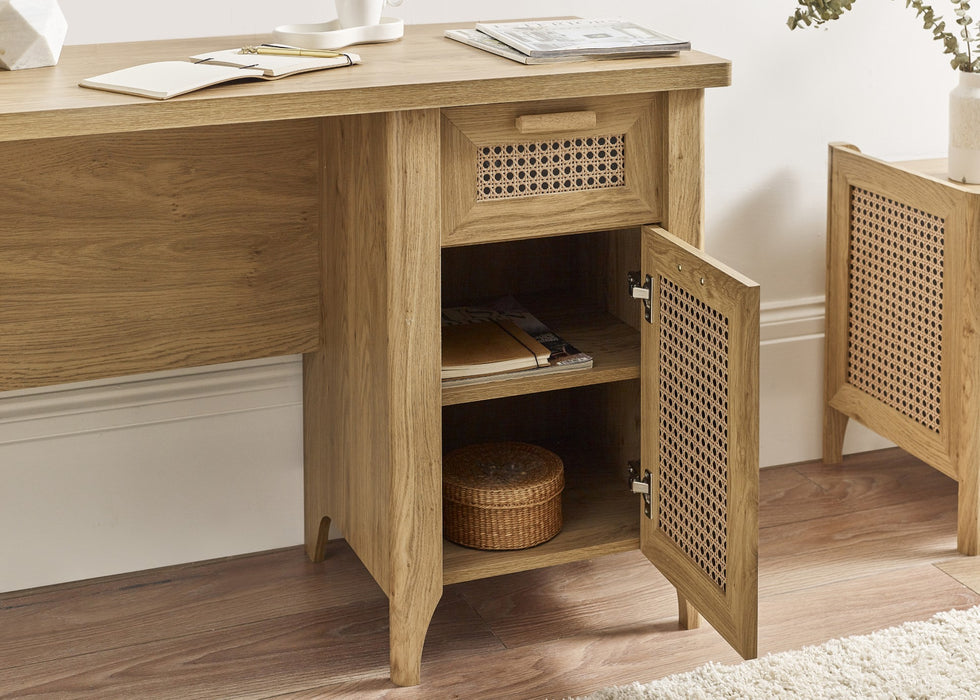 Sydney Desk