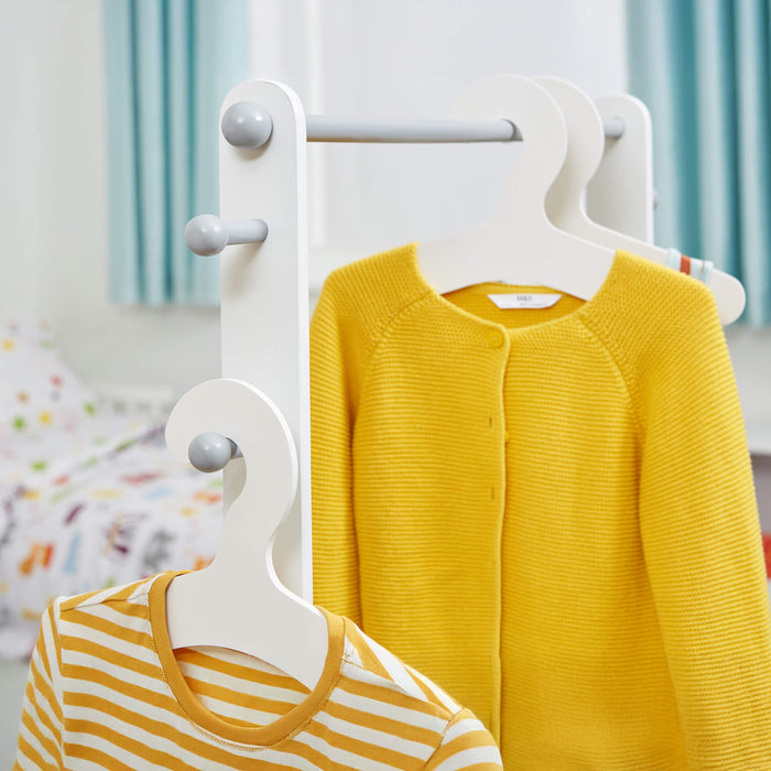 Kids Hanging Rail with Extra Storage